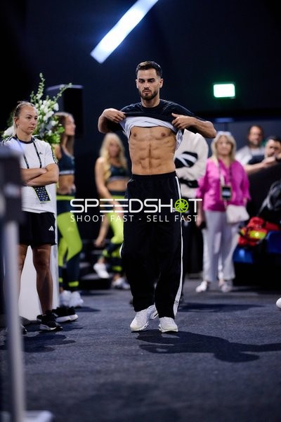 Ringside-Zone Face-Off