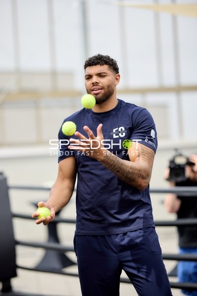 Ringside-Zone Face-Off