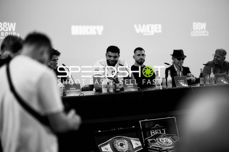Ringside-Zone Face-Off Pressekonferenz