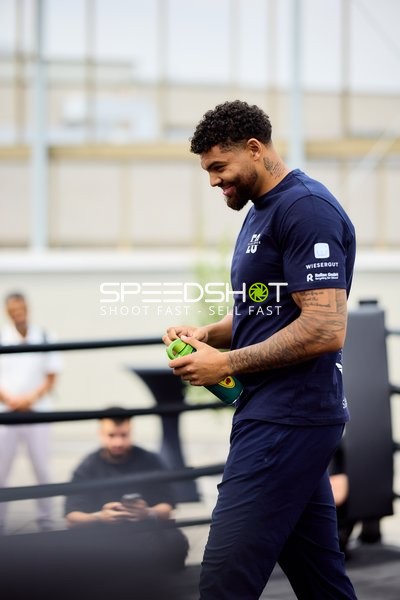 Ringside-Zone Face-Off