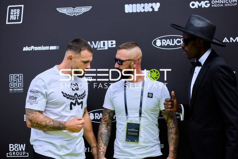 Ringside-Zone Face-Off