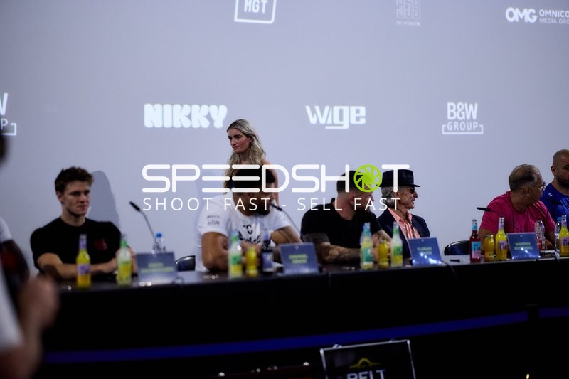 Ringside-Zone Face-Off Pressekonferenz
