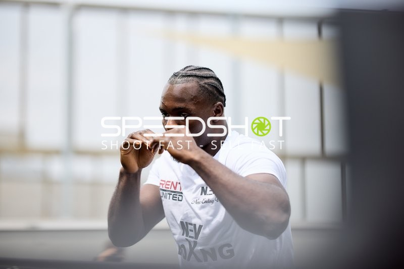 Ringside-Zone Face-Off