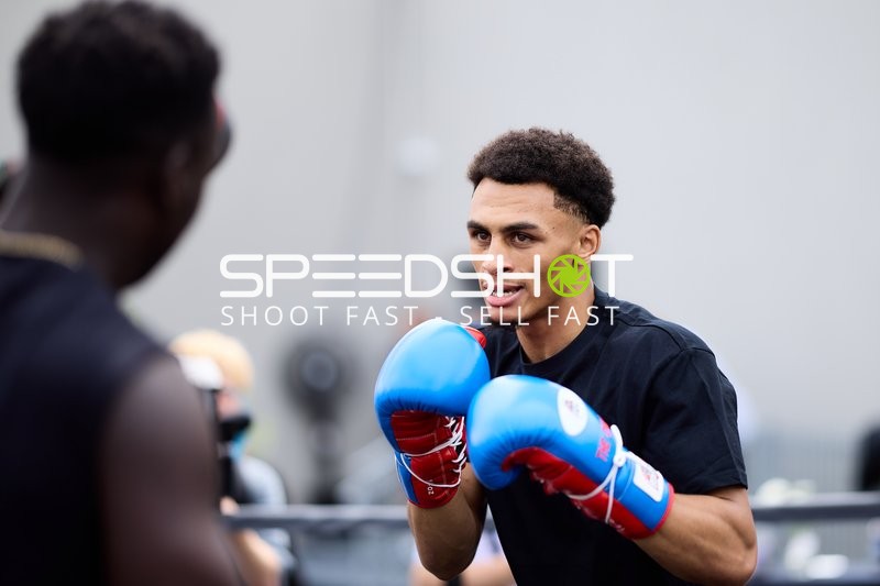 Ringside-Zone Face-Off