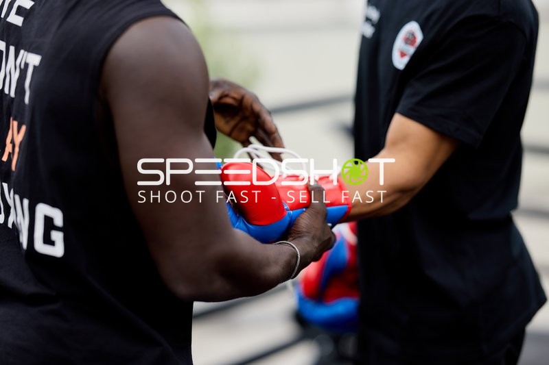 Ringside-Zone Face-Off