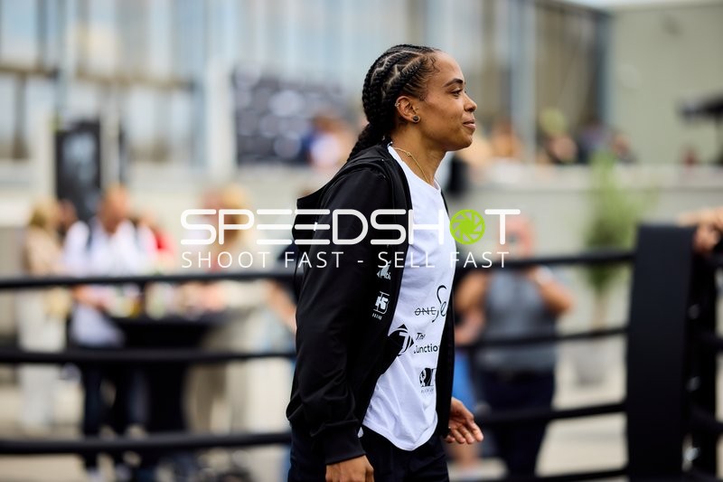 Ringside-Zone Face-Off