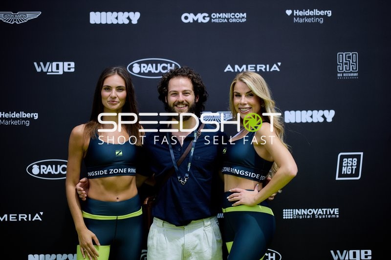 Ringside-Zone Face-Off