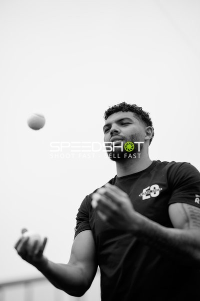 Ringside-Zone Face-Off