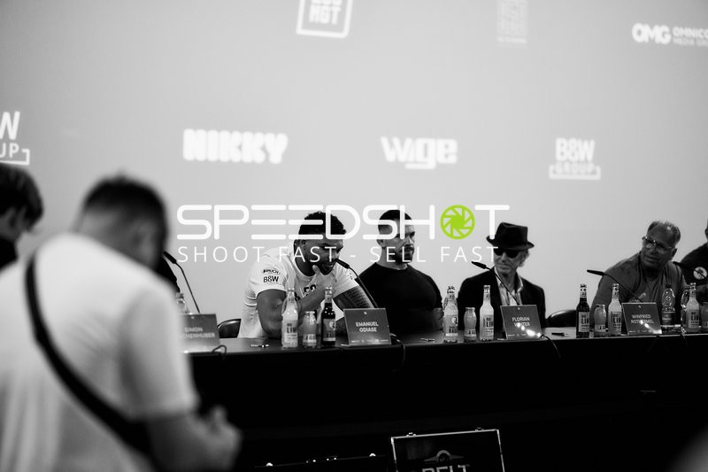 Ringside-Zone Face-Off