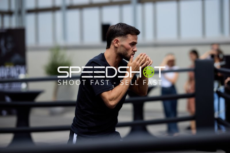 Ringside-Zone Face-Off