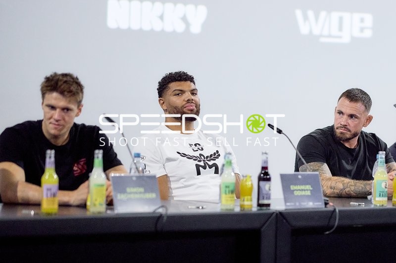 Ringside-Zone Face-Off