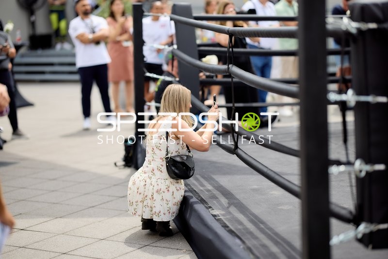 Ringside-Zone Face-Off