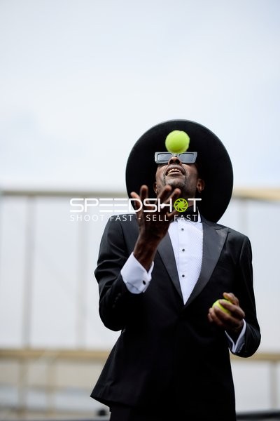 Ringside-Zone Face-Off