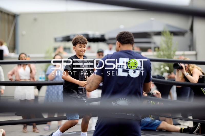 Ringside-Zone Face-Off