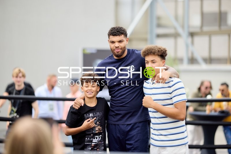 Ringside-Zone Face-Off mit Emanuel Odiase (903; VIP)