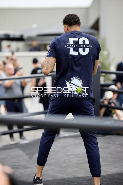 Ringside-Zone Face-Off