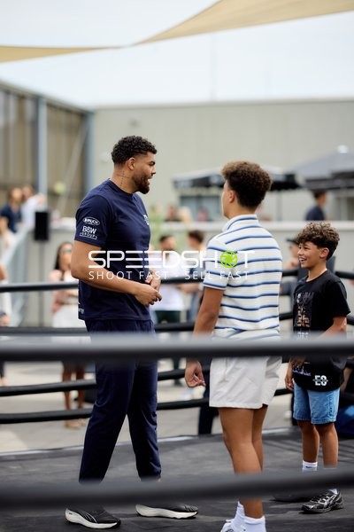 Ringside-Zone Face-Off Szene