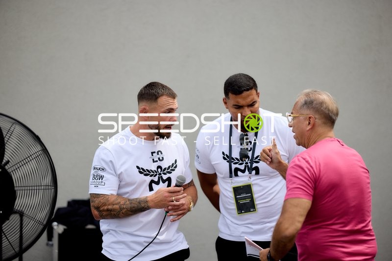 Ringside-Zone Face-Off