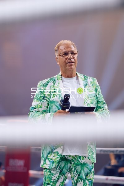 Moderator in Ringside Zone