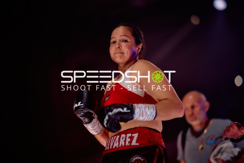 Boxerin Erica Alvarez in Aktion