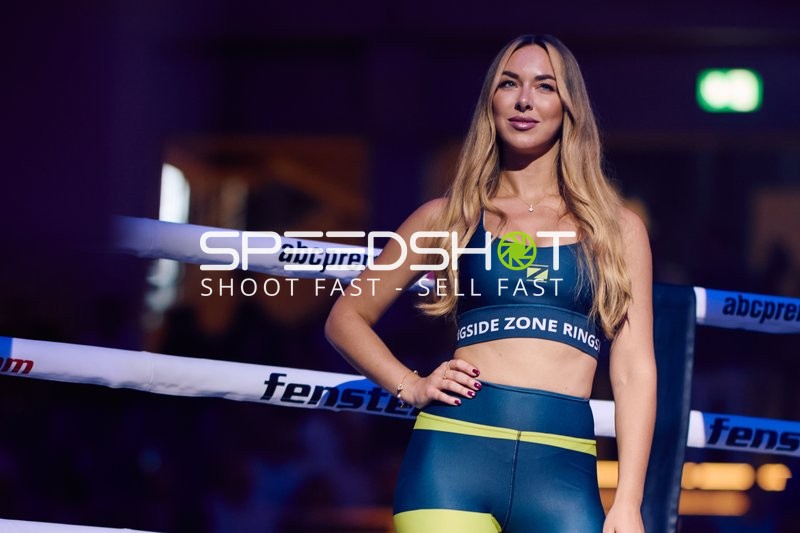 Ringgirl in Ringside Zone