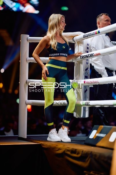 Ringgirl in Ringside Zone