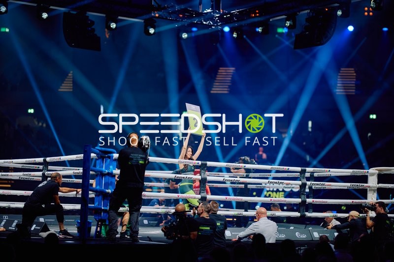 Ringmädchen zeigt Runde 2