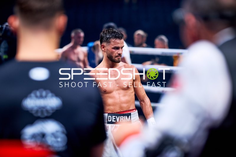 Boxer Devrim Gökduman (101; VIP) in Ringside Zone