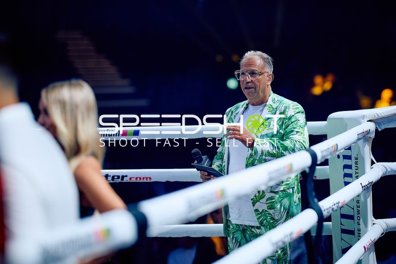 Moderator Kai Ebel (133; VIP) in Ringside Zone