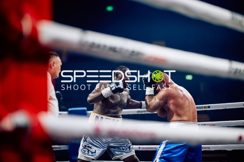 Boxer im Ring Nelvie Tiafack (110; VIP)