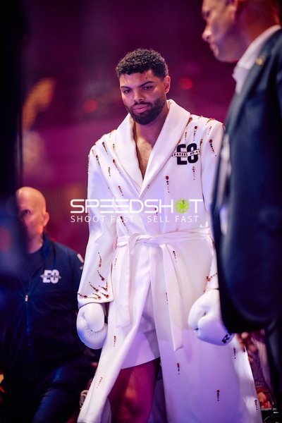 Emanuel Odiase in Ringside Zone