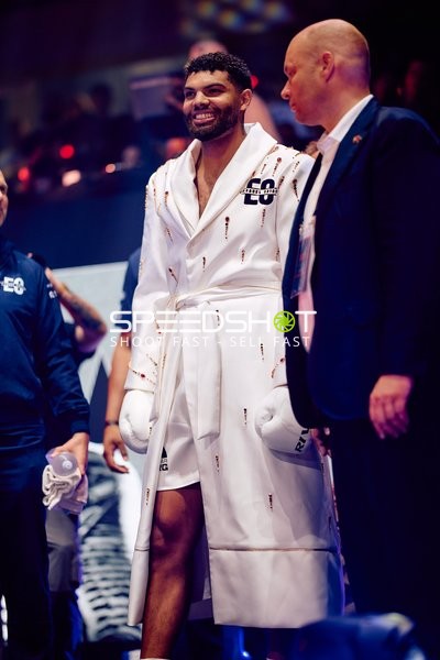 Emanuel Odiase Ringside Zone