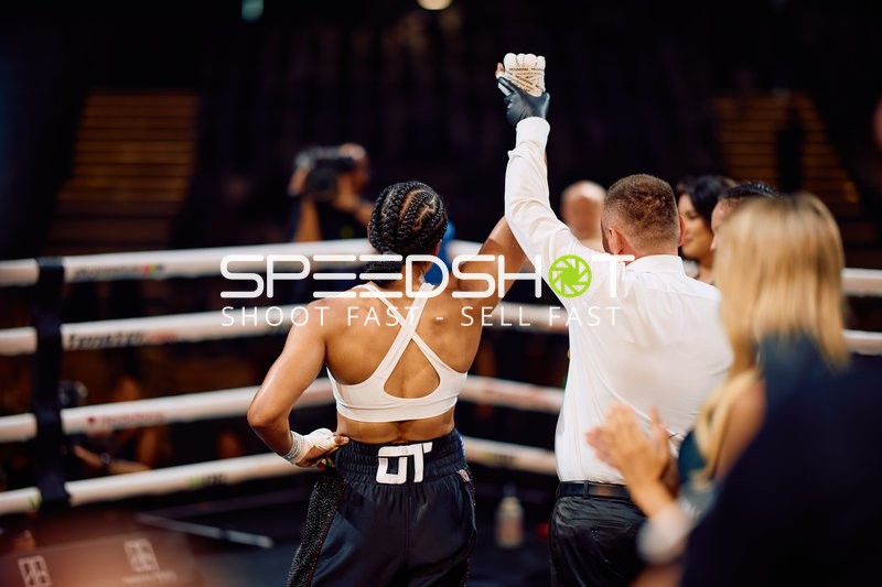 Kämpferin siegt Ringside