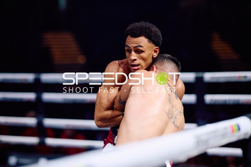 Alexander Okafor (108; VIP) im Nahkampf