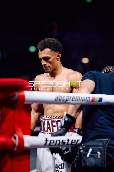 Boxer Alexander Okafor (108; VIP) in Aktion