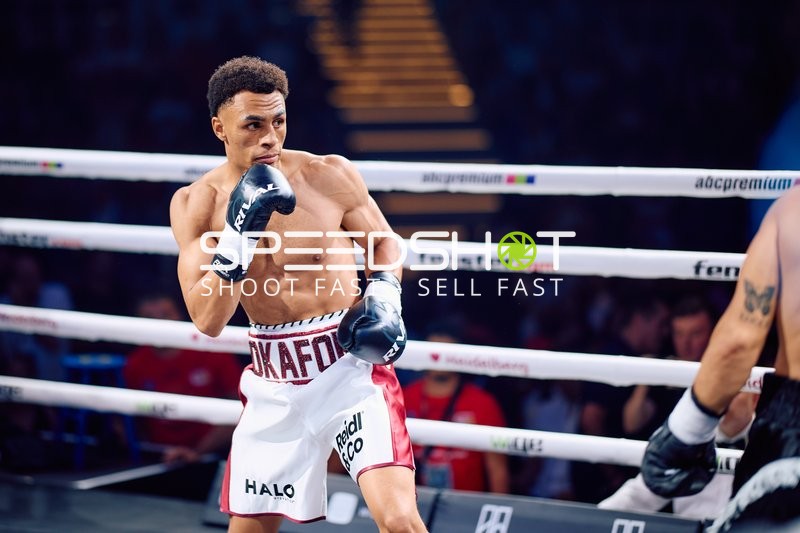 Boxer Alexander Okafor (108; VIP) in Aktion