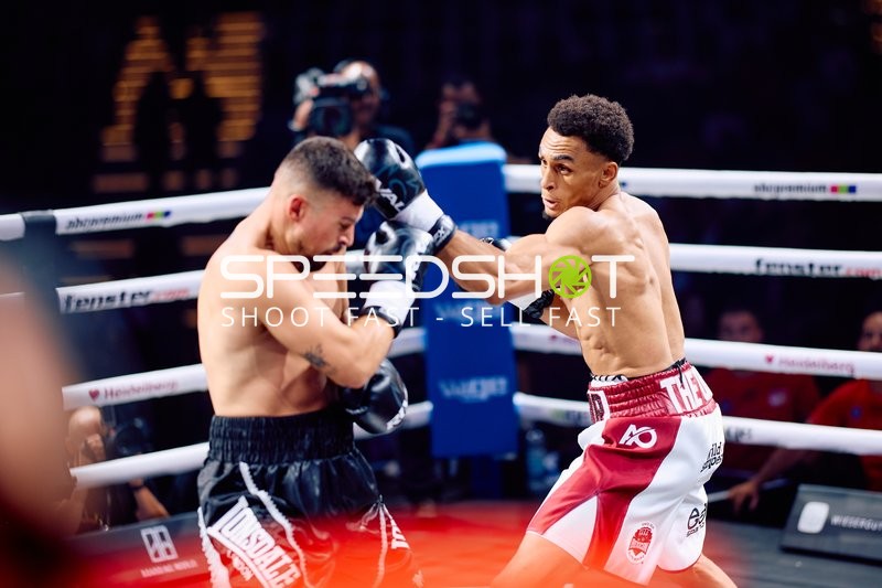 Boxer Alexander Okafor (108; VIP) im Ring