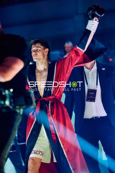 Boxer in Ringside Zone