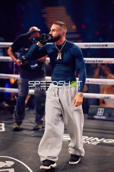 Moderator in der Ringside Zone