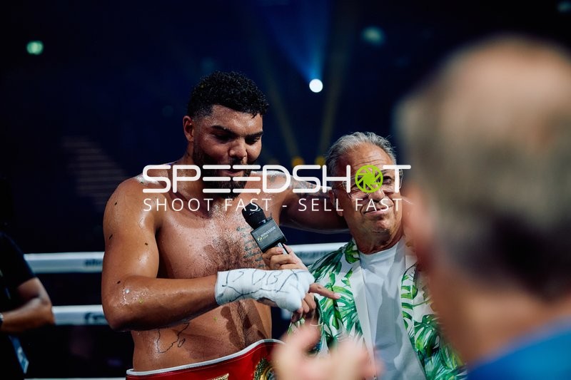 Boxer Schwergewicht und Moderator Ringside Zone