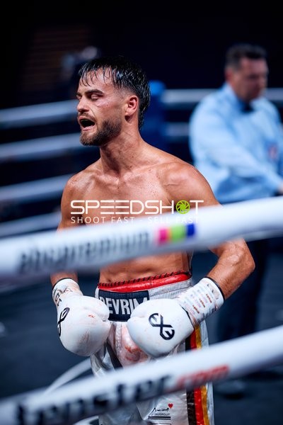 Boxer Devrim Gökduman (101; VIP) in Aktion