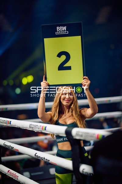 Nummerngirl hält Runde 2