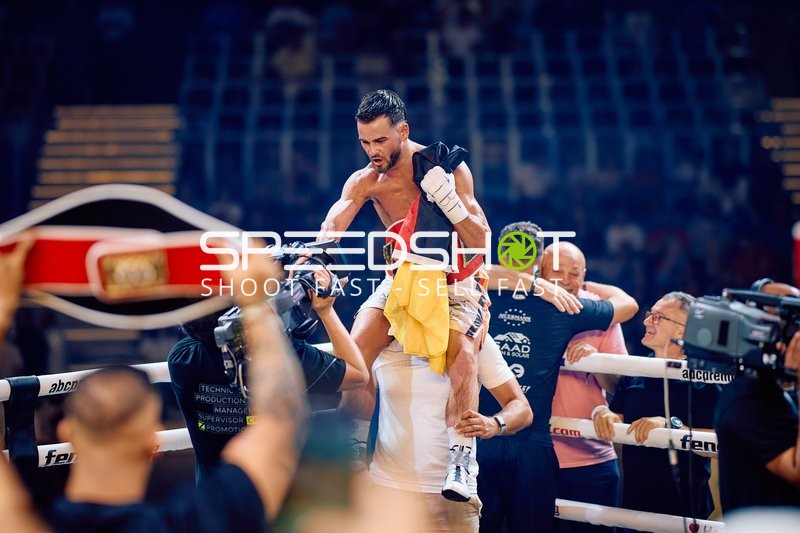 Boxer Devrim Gökduman (101; VIP) in Ringside Zone