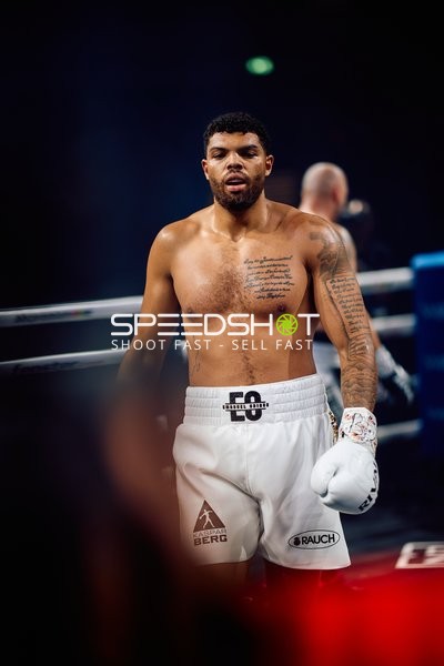 Emanuel Odiase in Ringside Zone