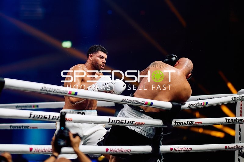 Boxer Schwergewicht Emanuel Odiase (903; VIP) im Ring