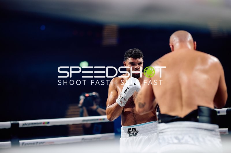 Boxer Emanuel Odiase im Ring