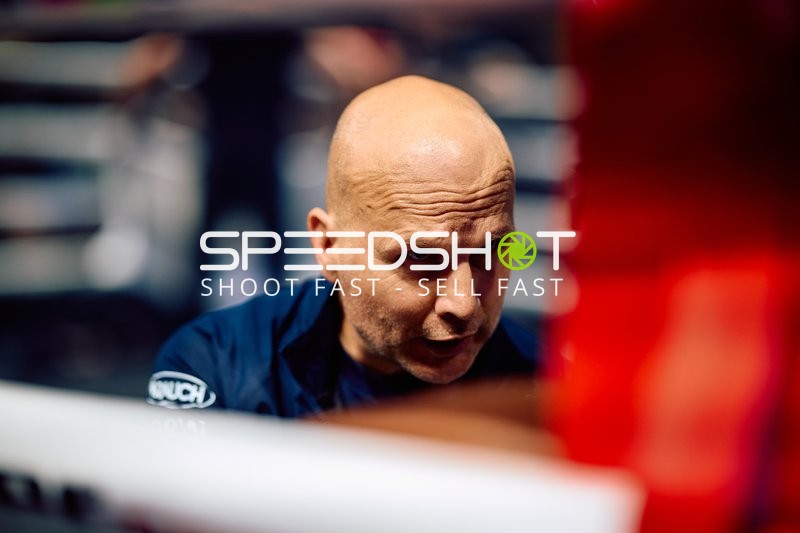 Trainer in Ringside Zone