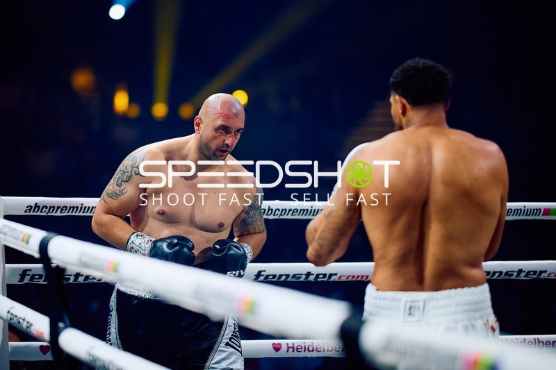 Boxer Srdan Govedarica (115; VIP) im Ring