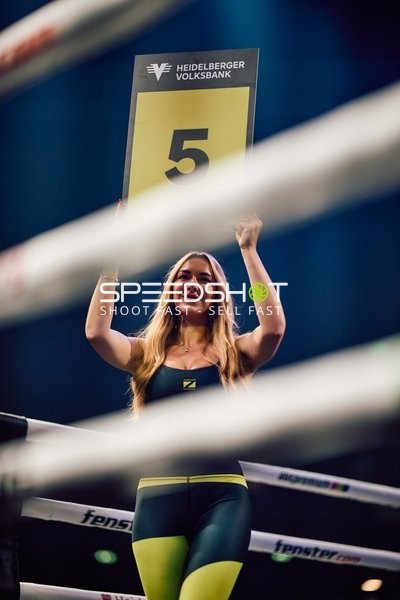 Nummerngirl hält Runde 5