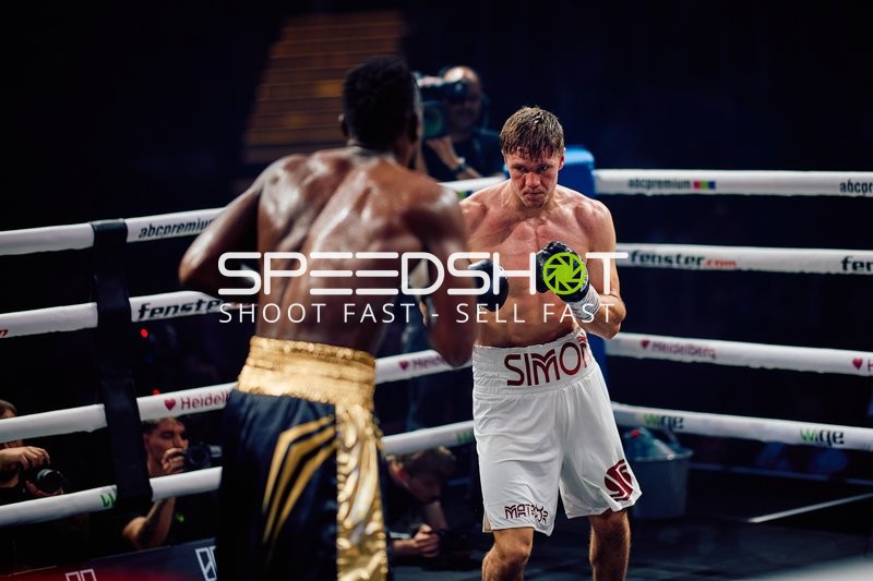 Boxer im Ring bei Ringside Zone